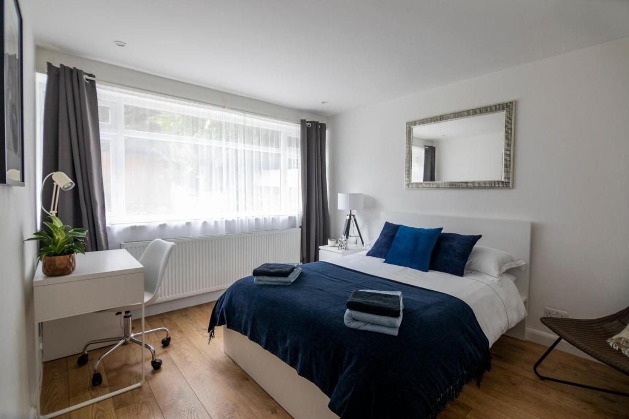 Gorgeous Modern Apartment Near Redhill Station Inc Private Garden & Parking Ngoại thất bức ảnh