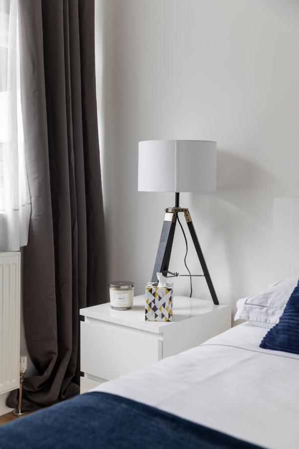 Gorgeous Modern Apartment Near Redhill Station Inc Private Garden & Parking Ngoại thất bức ảnh