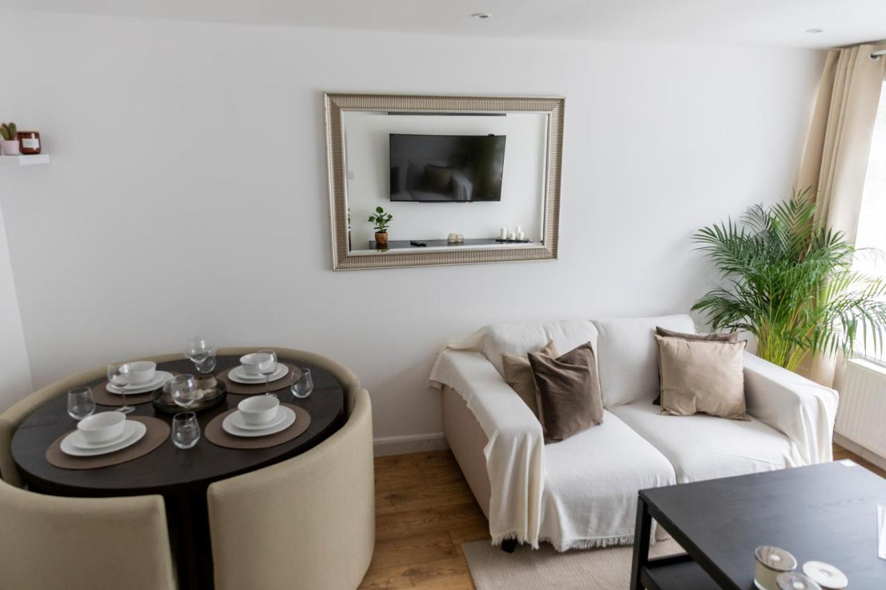 Gorgeous Modern Apartment Near Redhill Station Inc Private Garden & Parking Ngoại thất bức ảnh