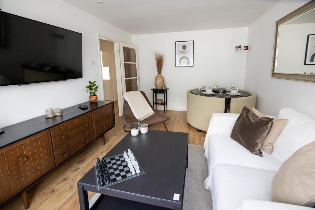 Gorgeous Modern Apartment Near Redhill Station Inc Private Garden & Parking Ngoại thất bức ảnh