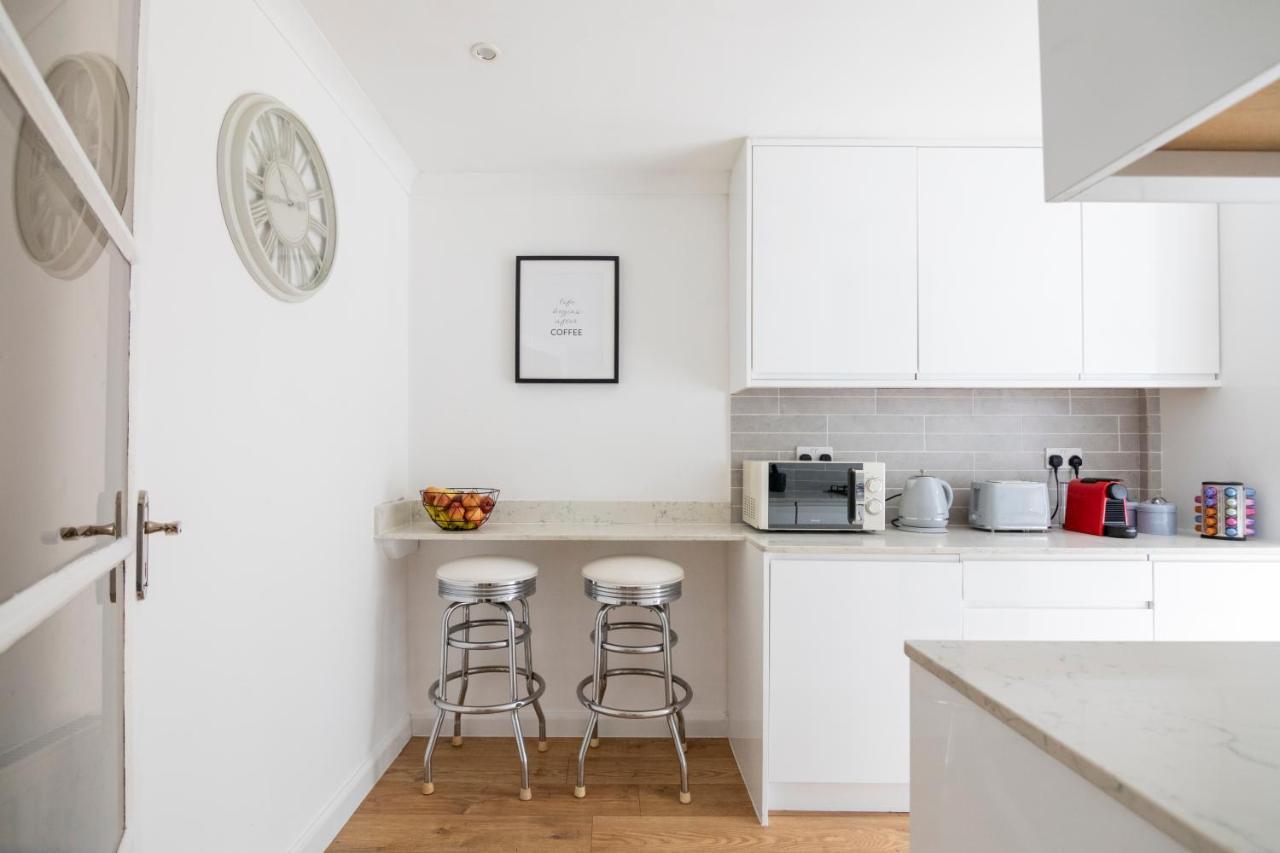 Gorgeous Modern Apartment Near Redhill Station Inc Private Garden & Parking Ngoại thất bức ảnh