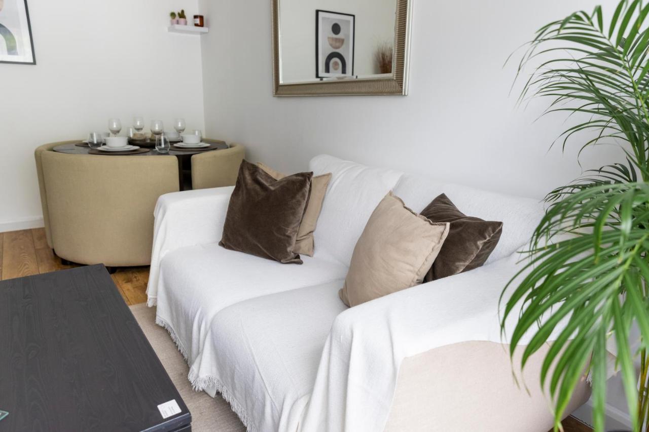 Gorgeous Modern Apartment Near Redhill Station Inc Private Garden & Parking Ngoại thất bức ảnh